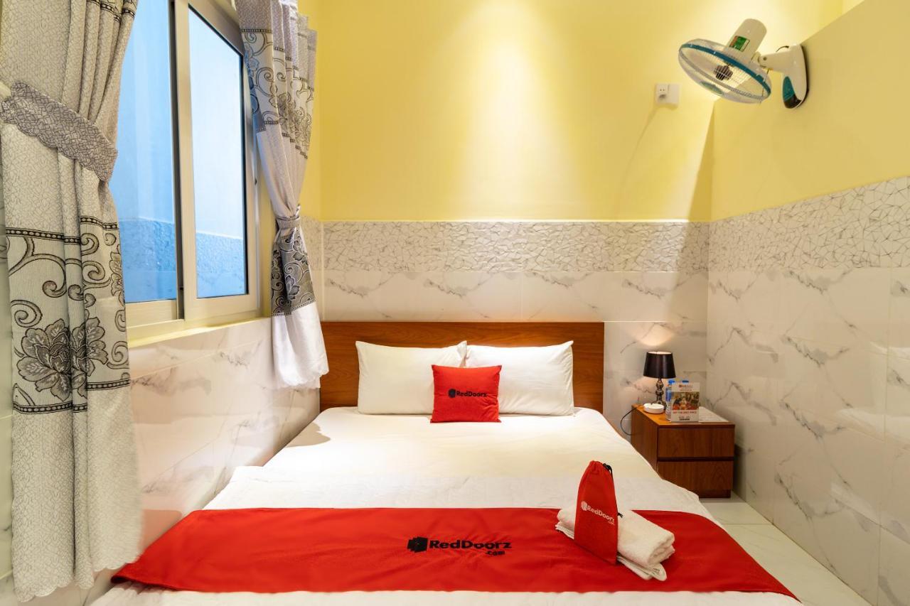 Reddoorz Near Etown 4 Hotel Bandar Ho Chi Minh Luaran gambar